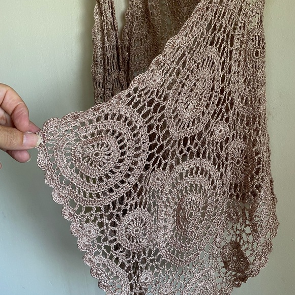Metallic Rose Gold Crochet Open Vest Daytrip Large - Picture 3 of 7